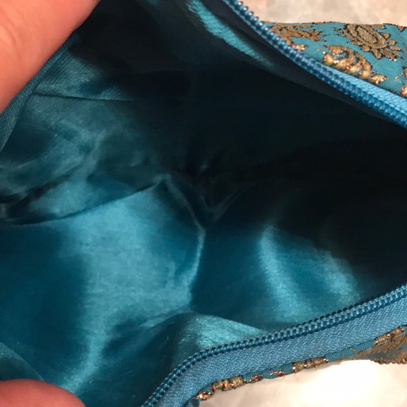 Fortune Cookie Shaped Purse - Picture 6 of 8